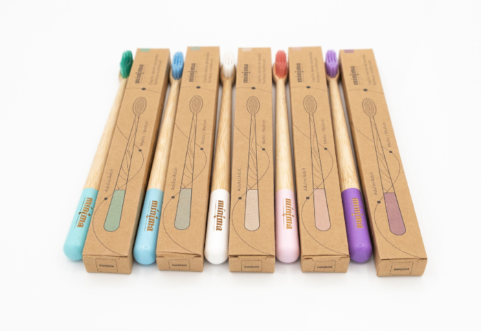 cepillo-de-dientes-de-bambu-minima-organics-vive-organica